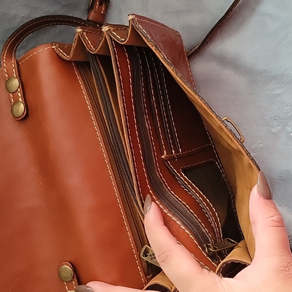 Patricia Nash tooled Crossbody bag - Picture 3 of 4